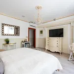 Отель Wellness & Boutique Pod Lipkami Прага