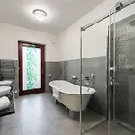 Wellness & Boutique Pod Lipkami Praga