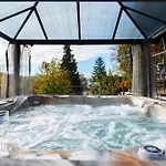 Отель Wellness & Boutique Pod Lipkami Прага