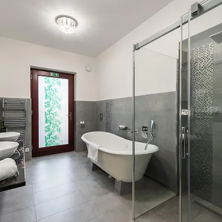 Wellness & Boutique Pod Lipkami Prague