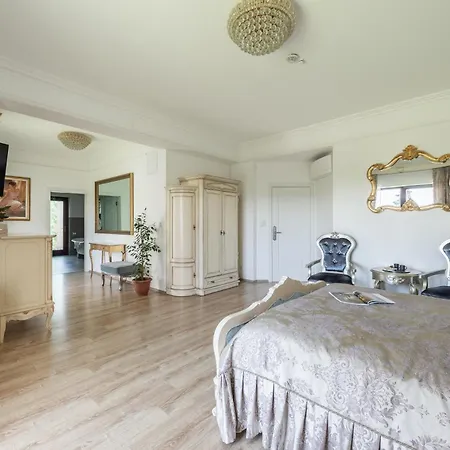Wellness & Boutique Pod Lipkami 4* Prague